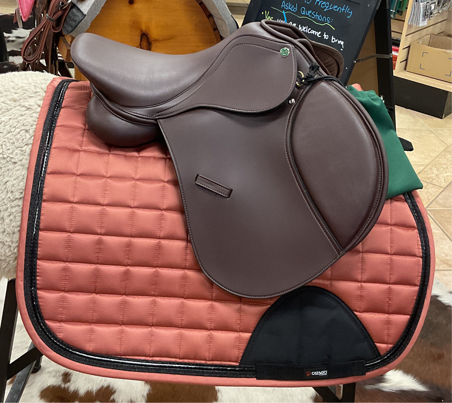 HDR close contact jumper saddle