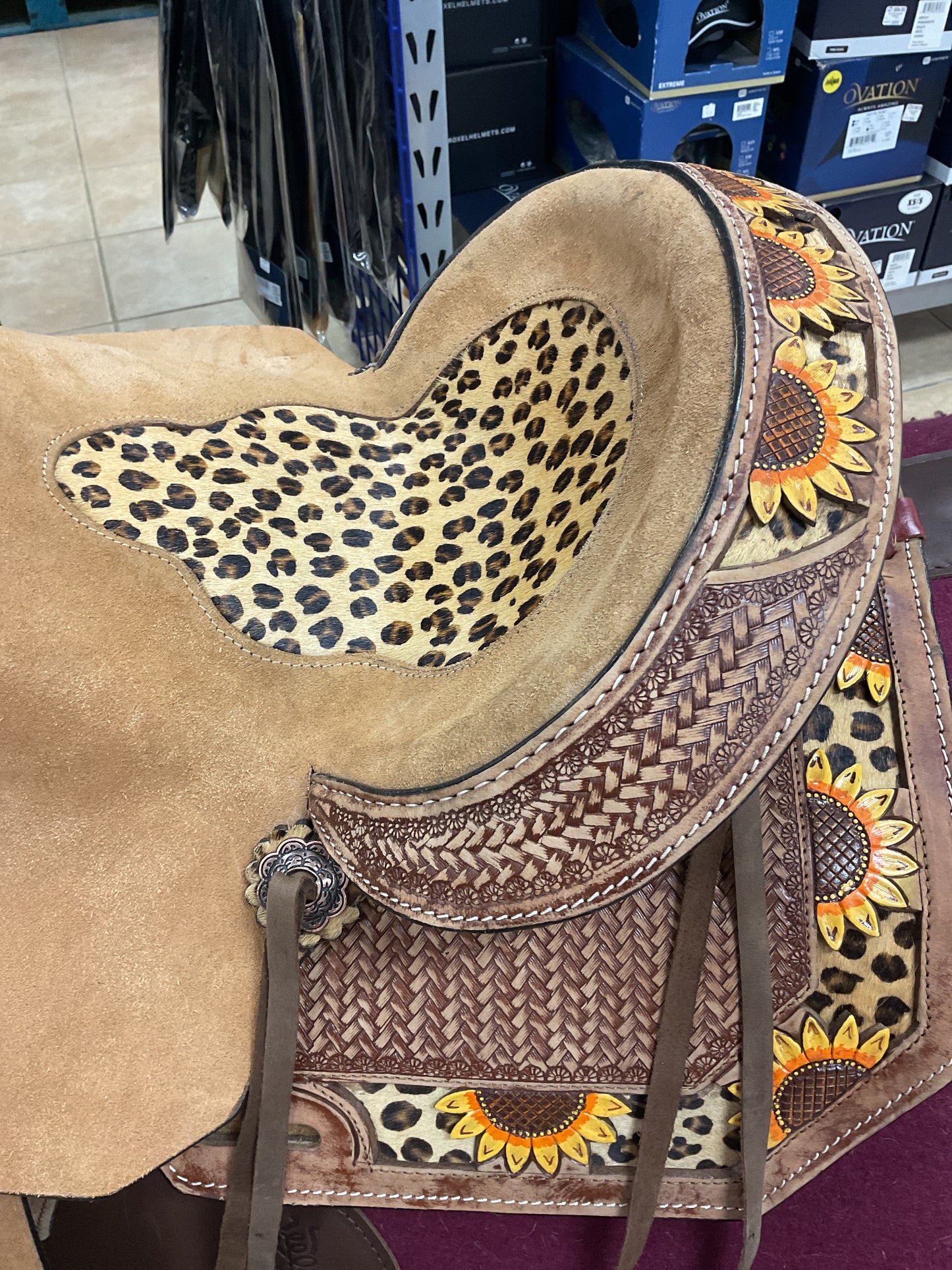 Double T Sunflower Cheetah Barrel Saddle