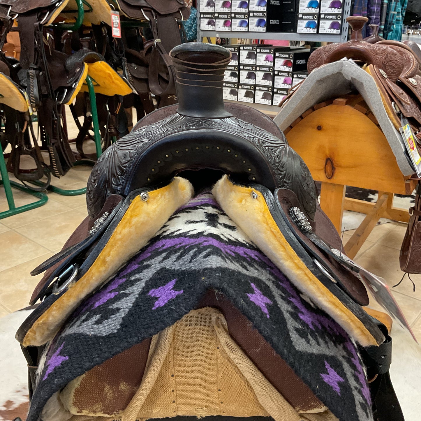 J & J Tack Chocolate Hardseat Roper w/ Snowflake/Walnut Tooling