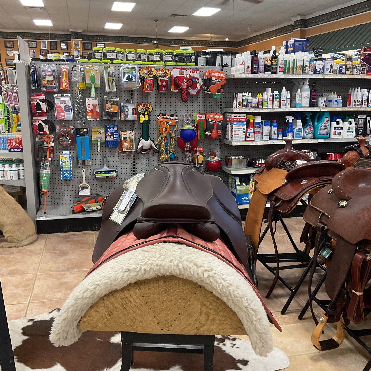 HDR close contact jumper saddle