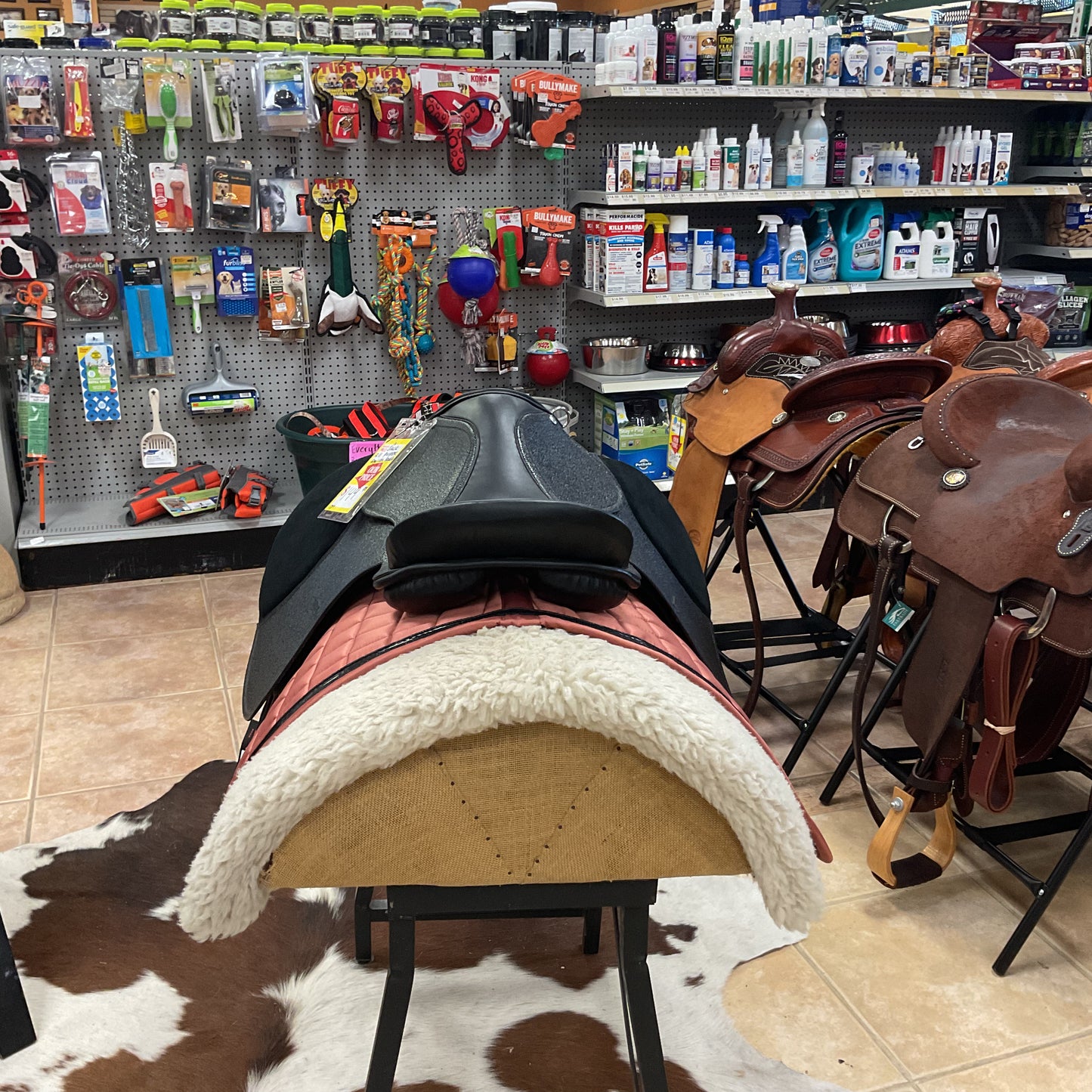 Black all purpose english saddle