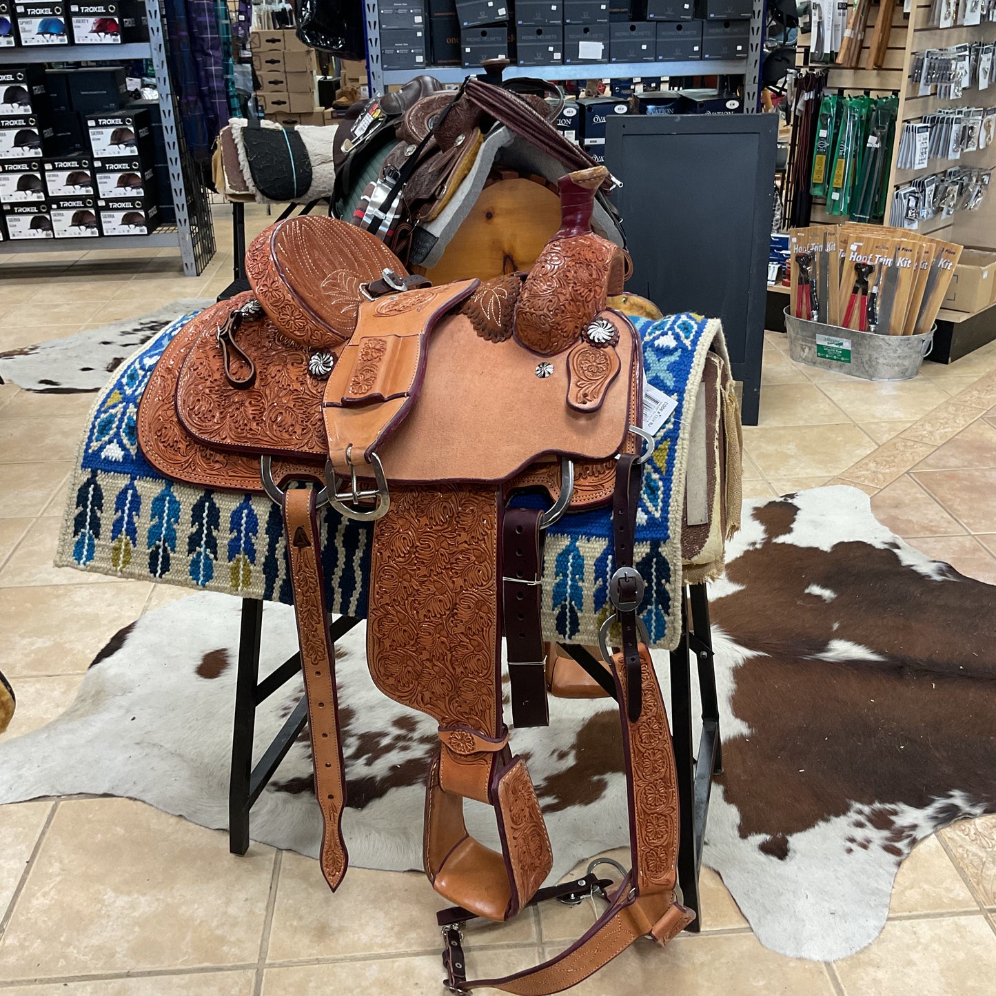 J & J roping saddle