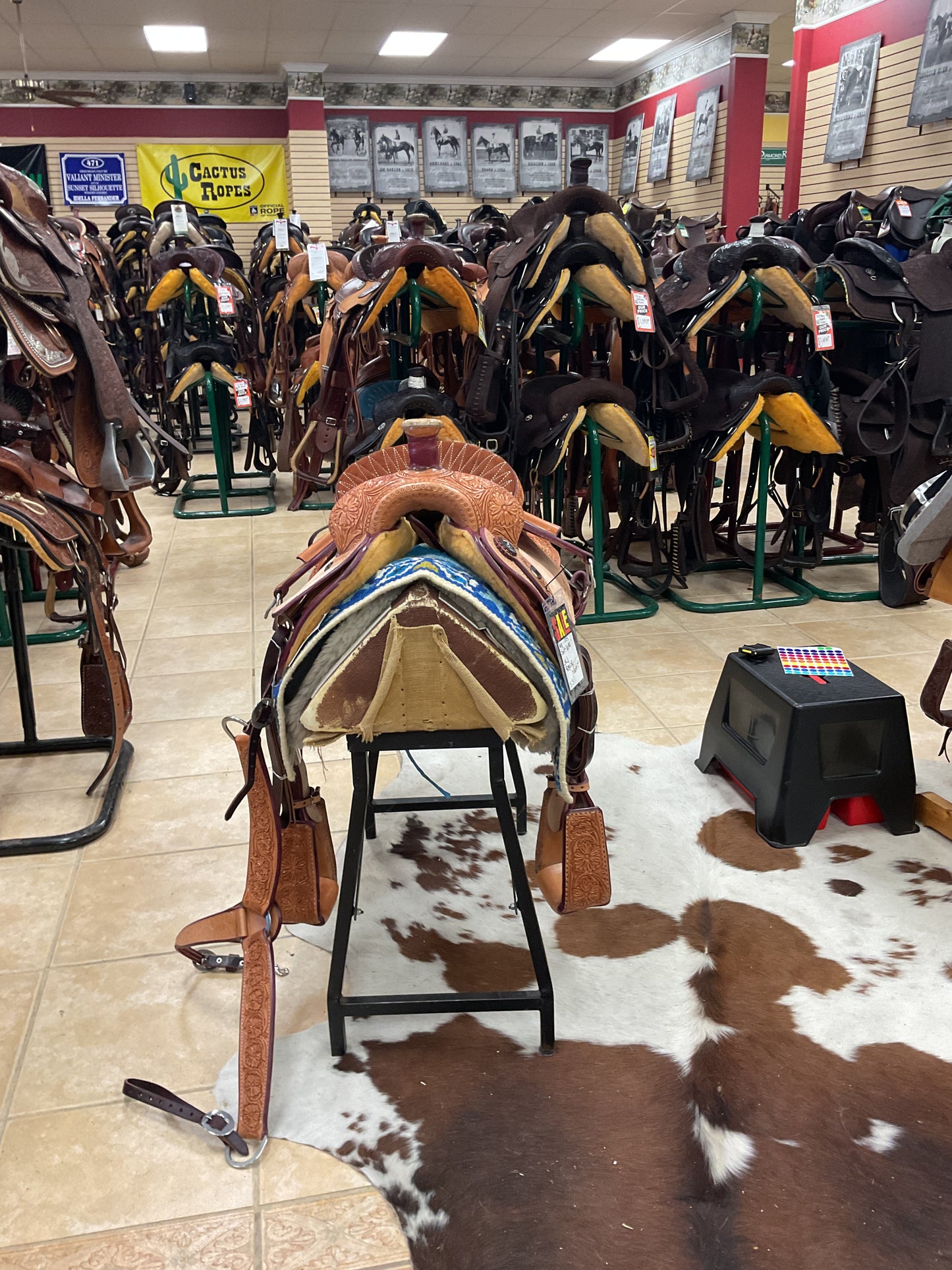 J & J roping saddle