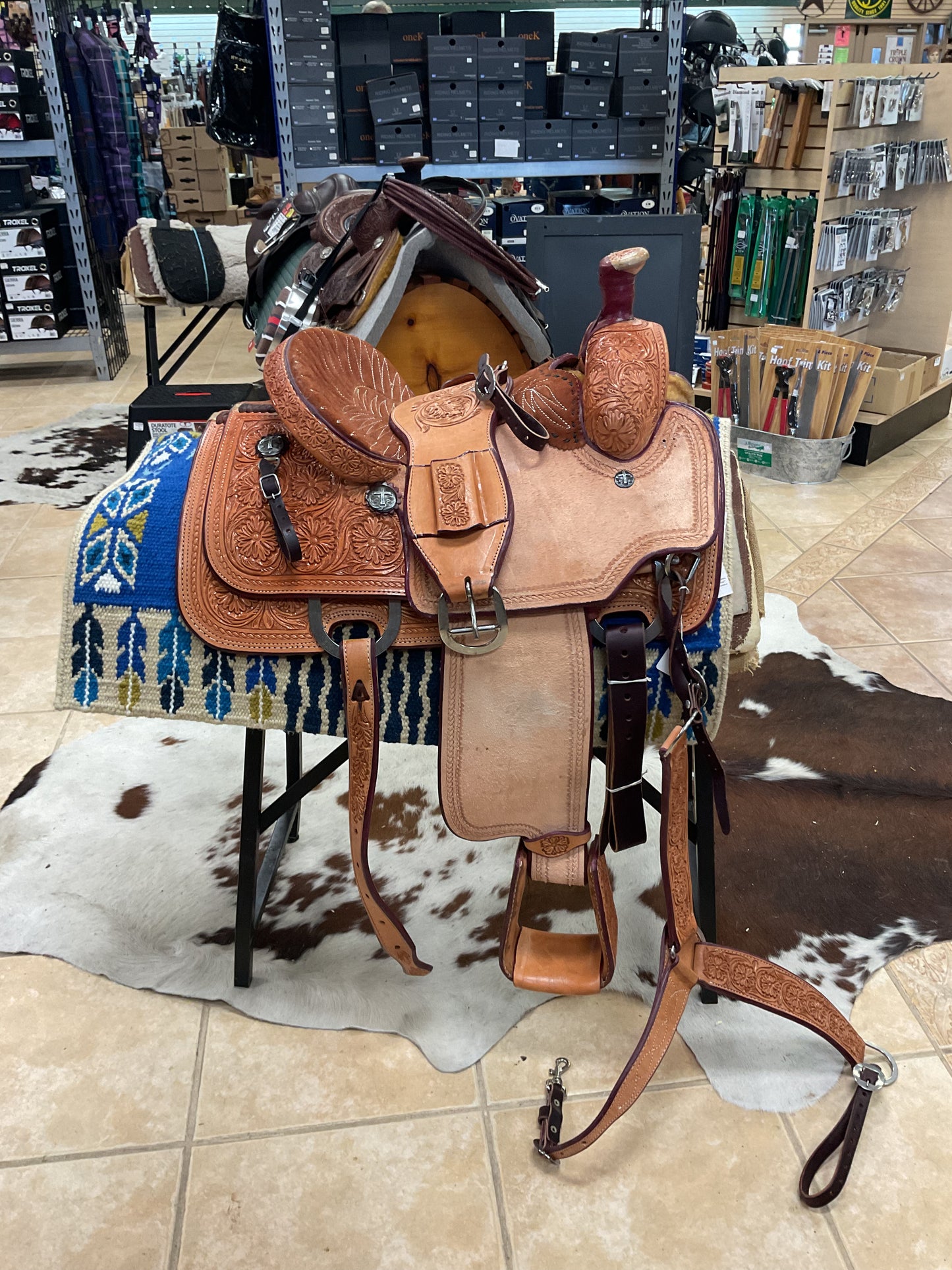 J & J roping saddle