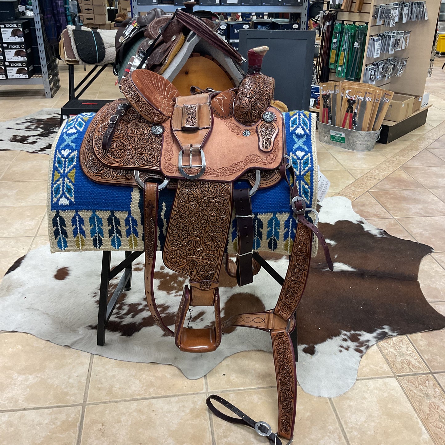 J & J roping saddle