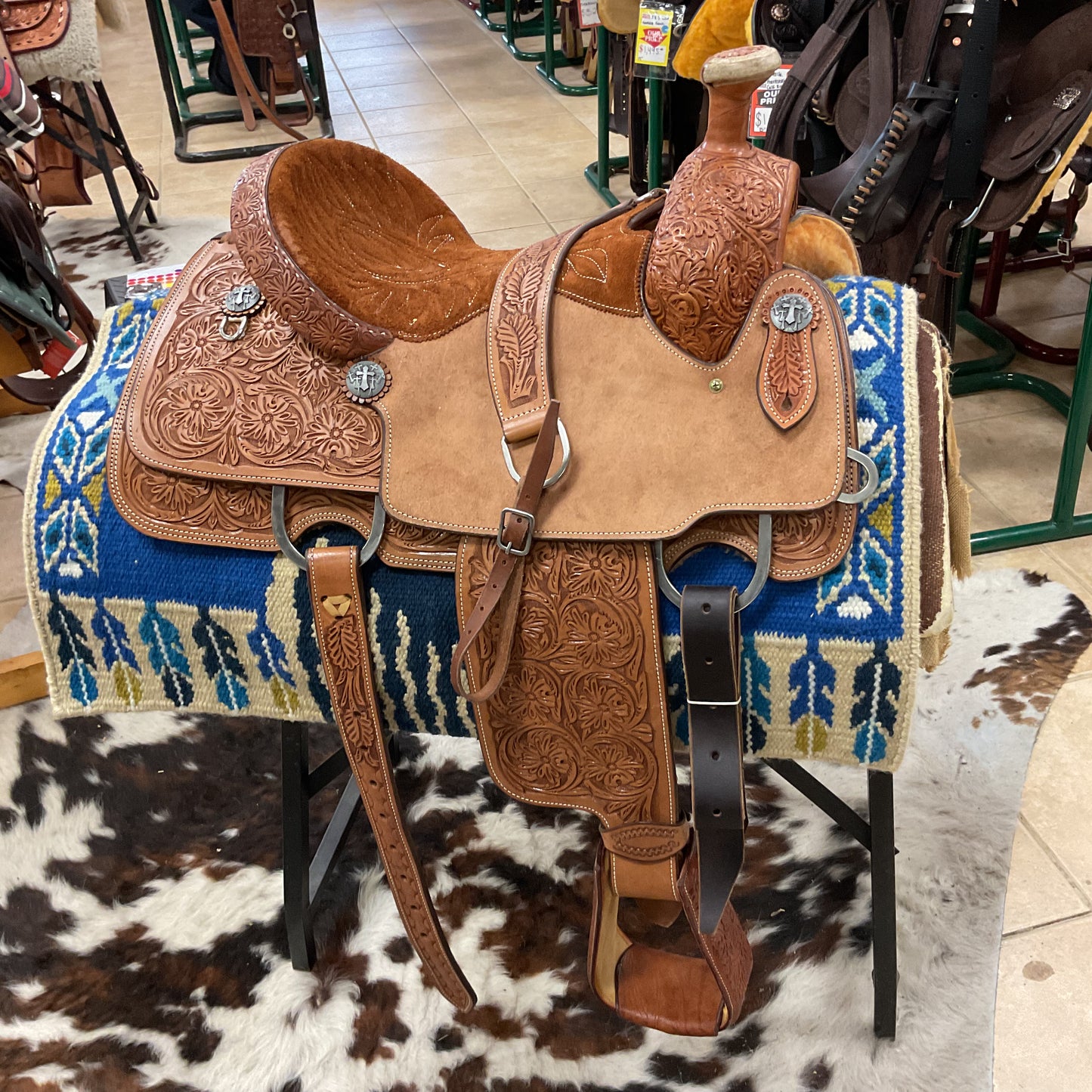 Custom Brazilian roping saddle