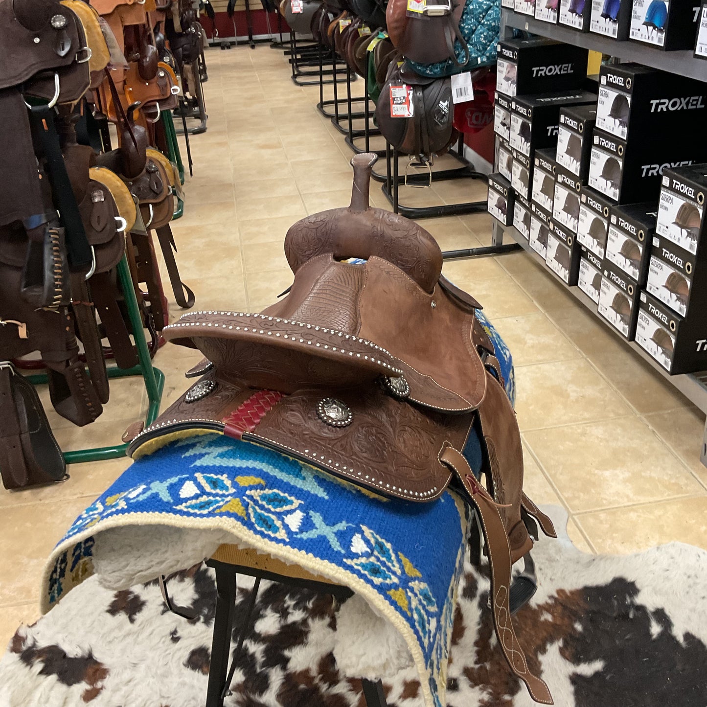 Circle j barrel saddle