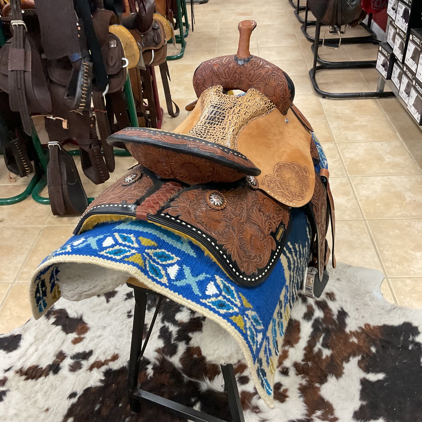 Circle j barrel saddle