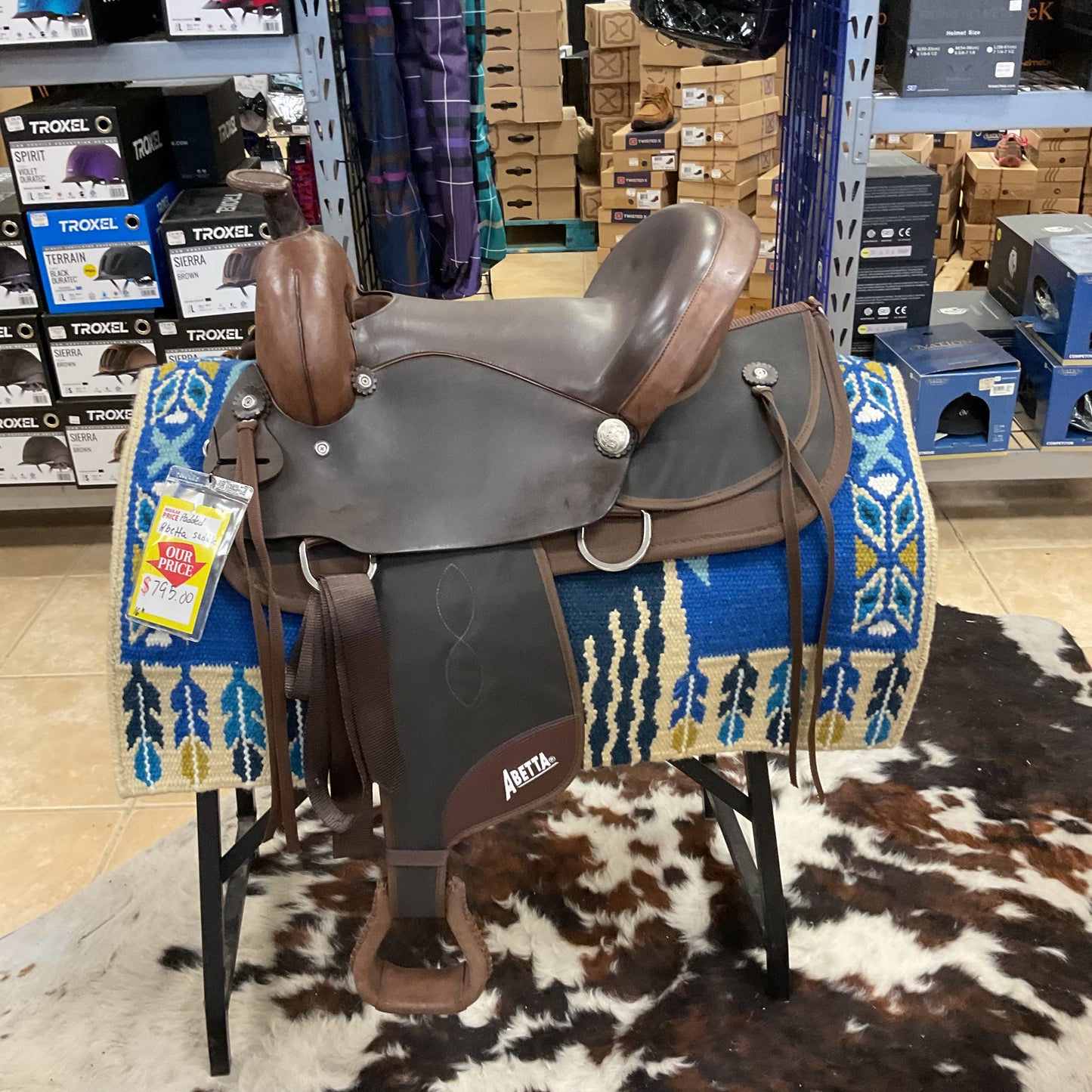 Padded abetta saddle