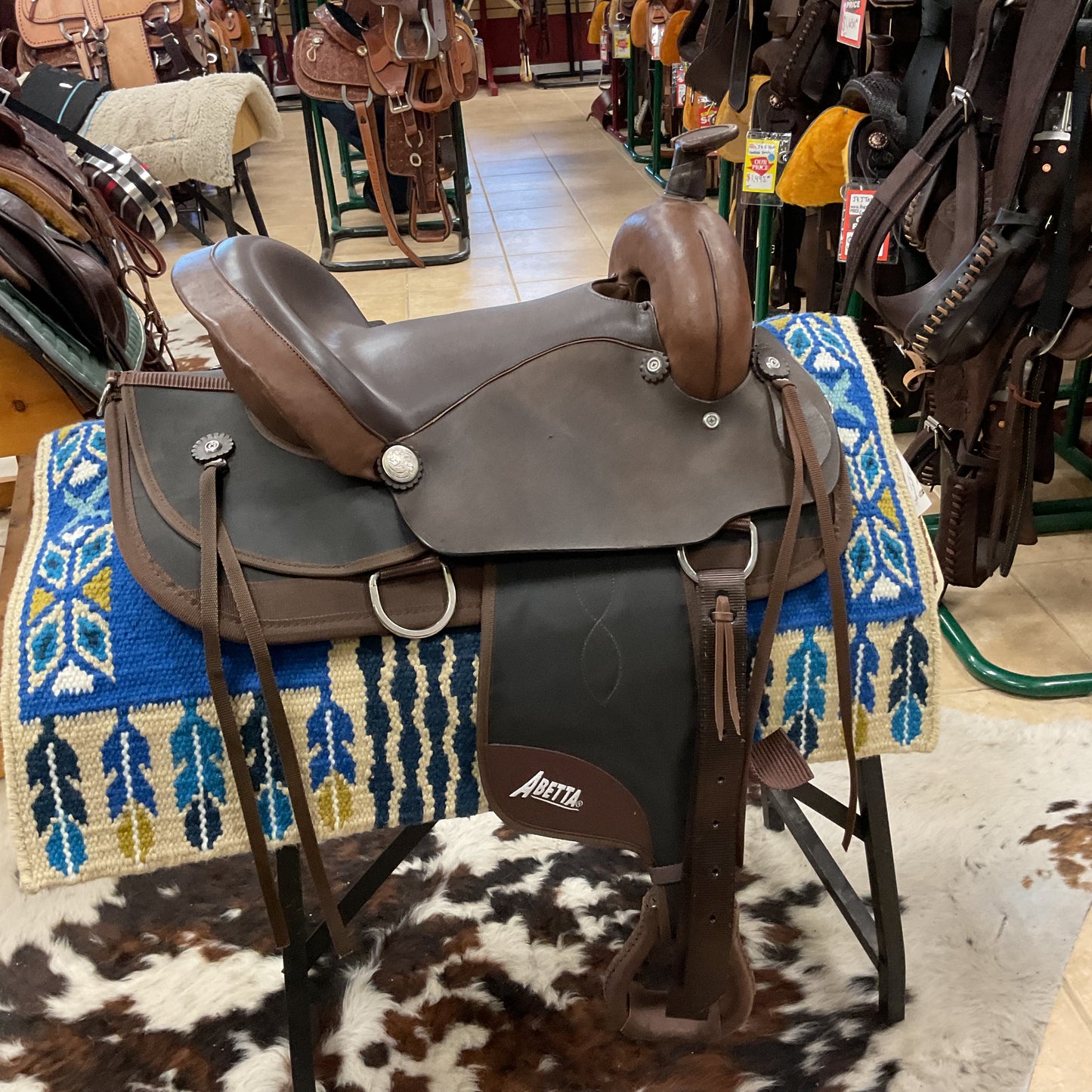 Padded abetta saddle