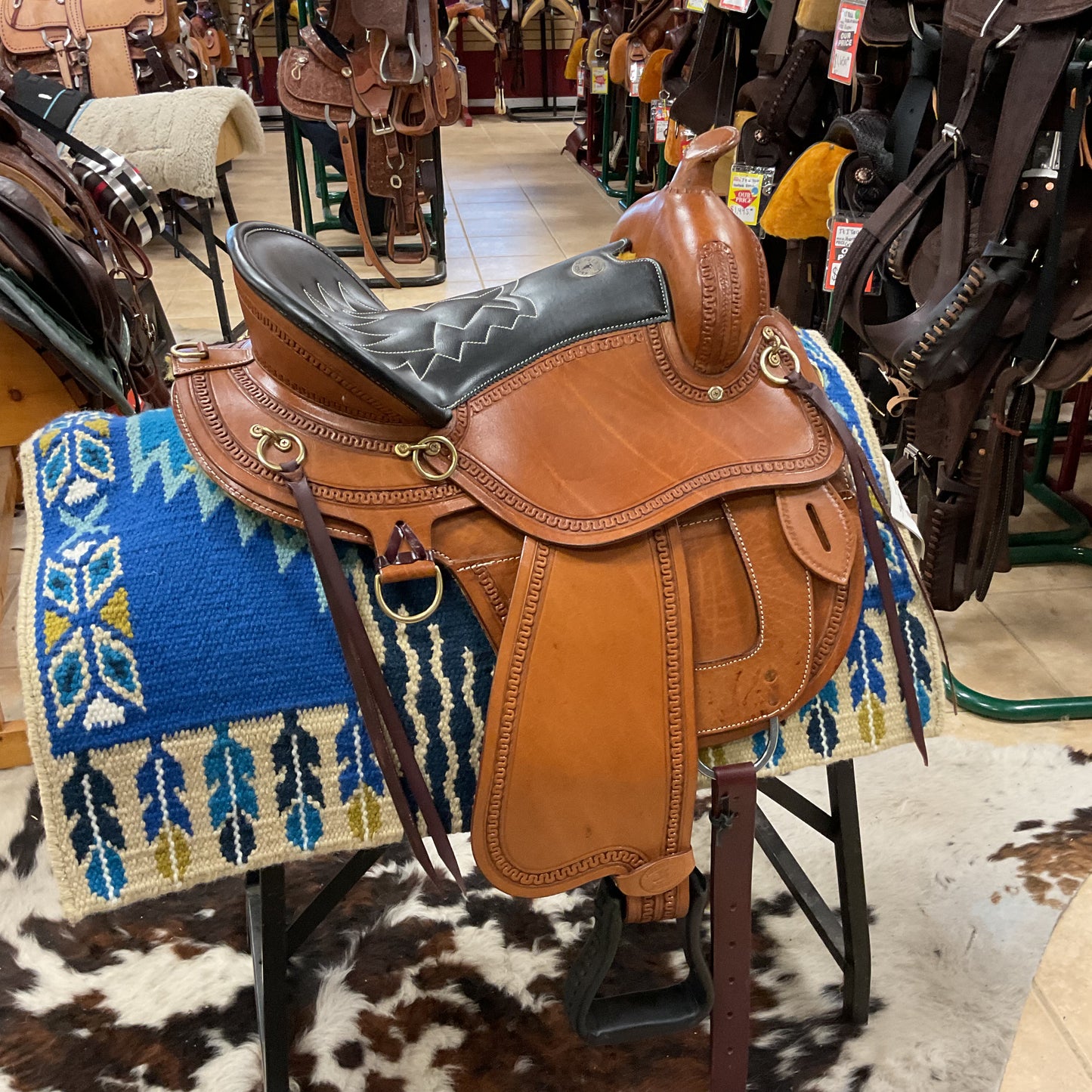 Double T trail saddle