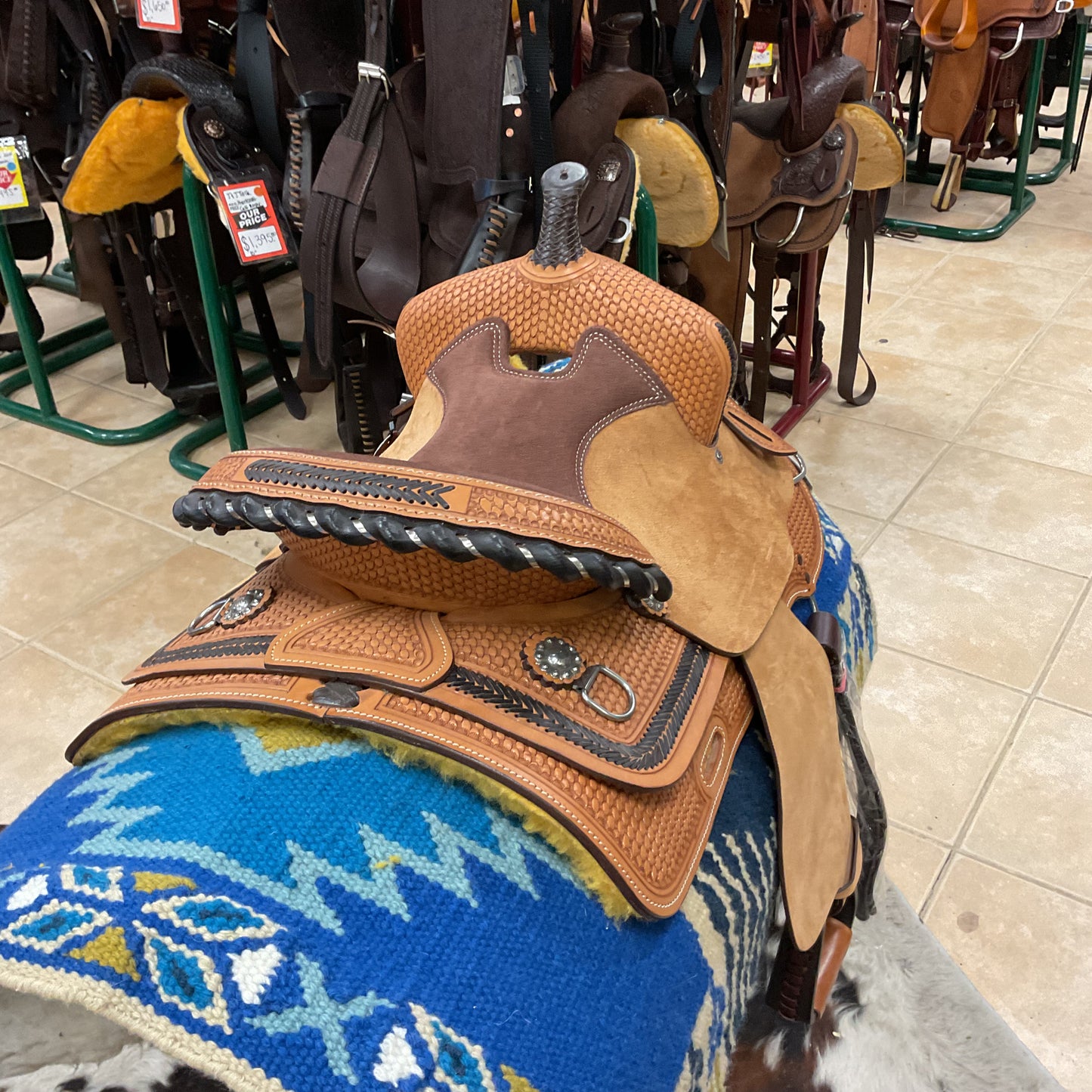 Youth buffalo barrel saddle