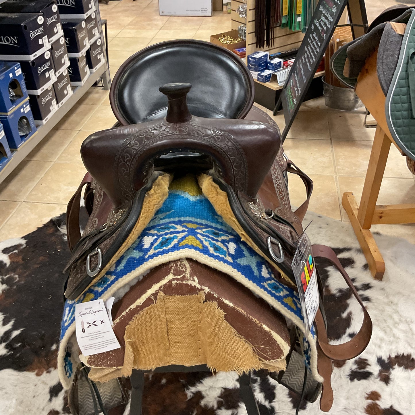 Used Horse world circle y trail saddle