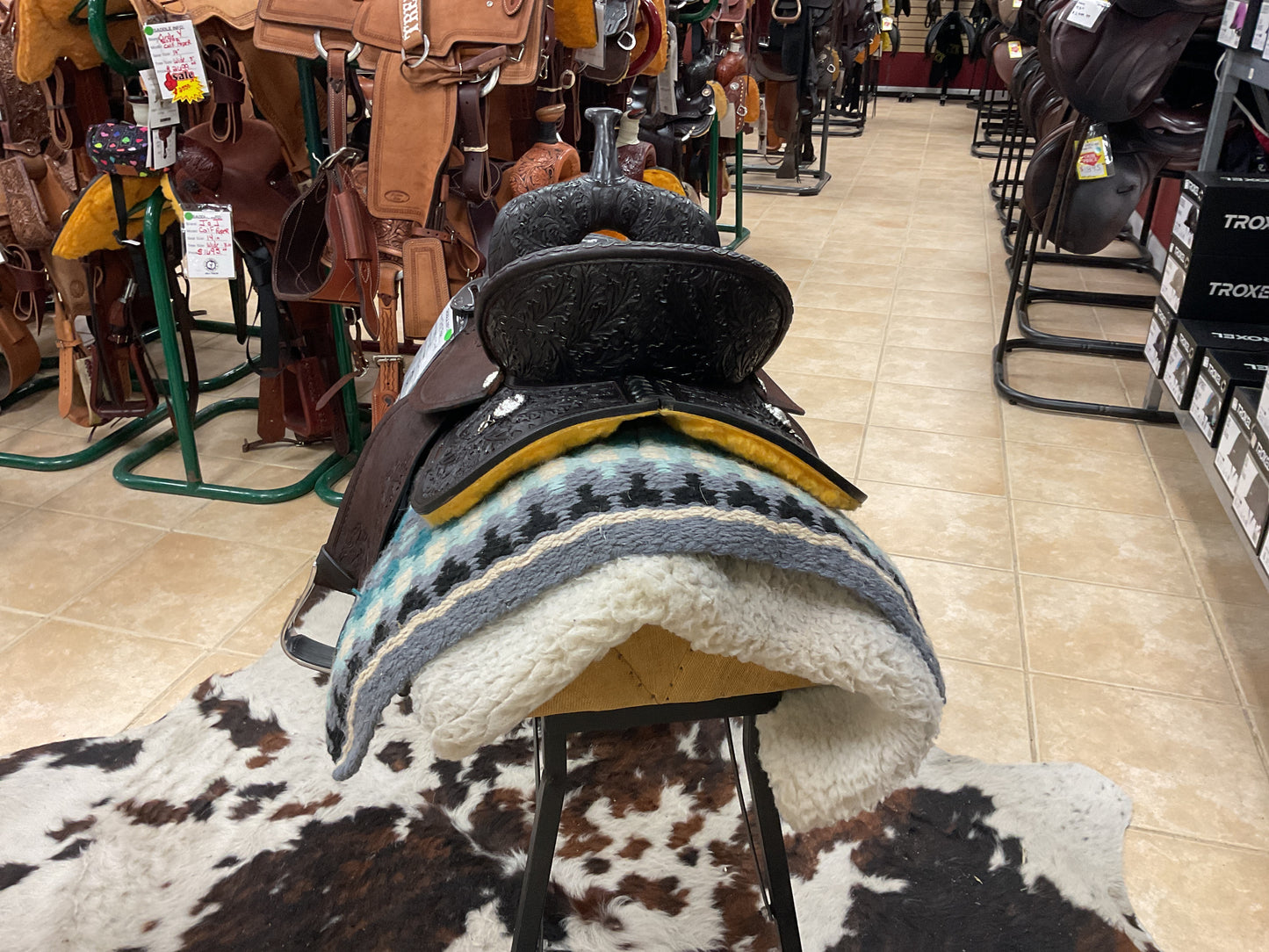 J & J TACK BARREL SADDLE