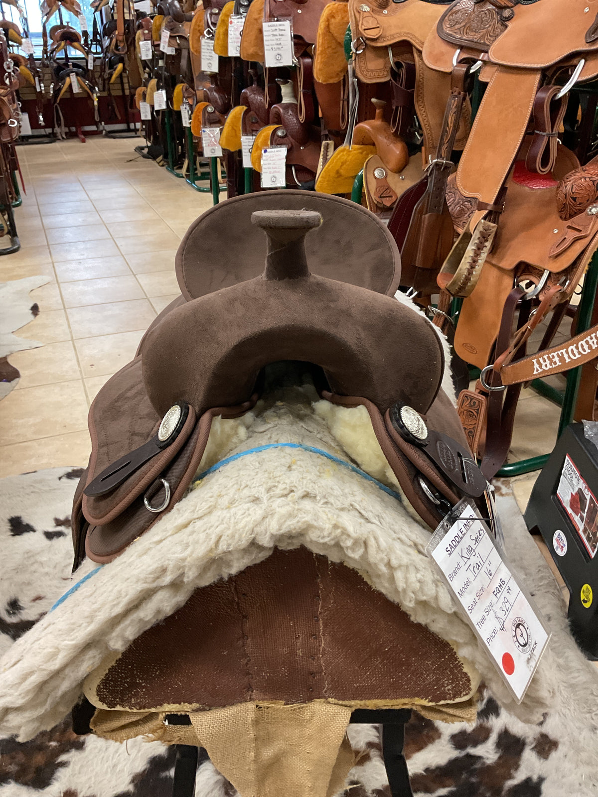 King Series Suede Seat Trail Saddle