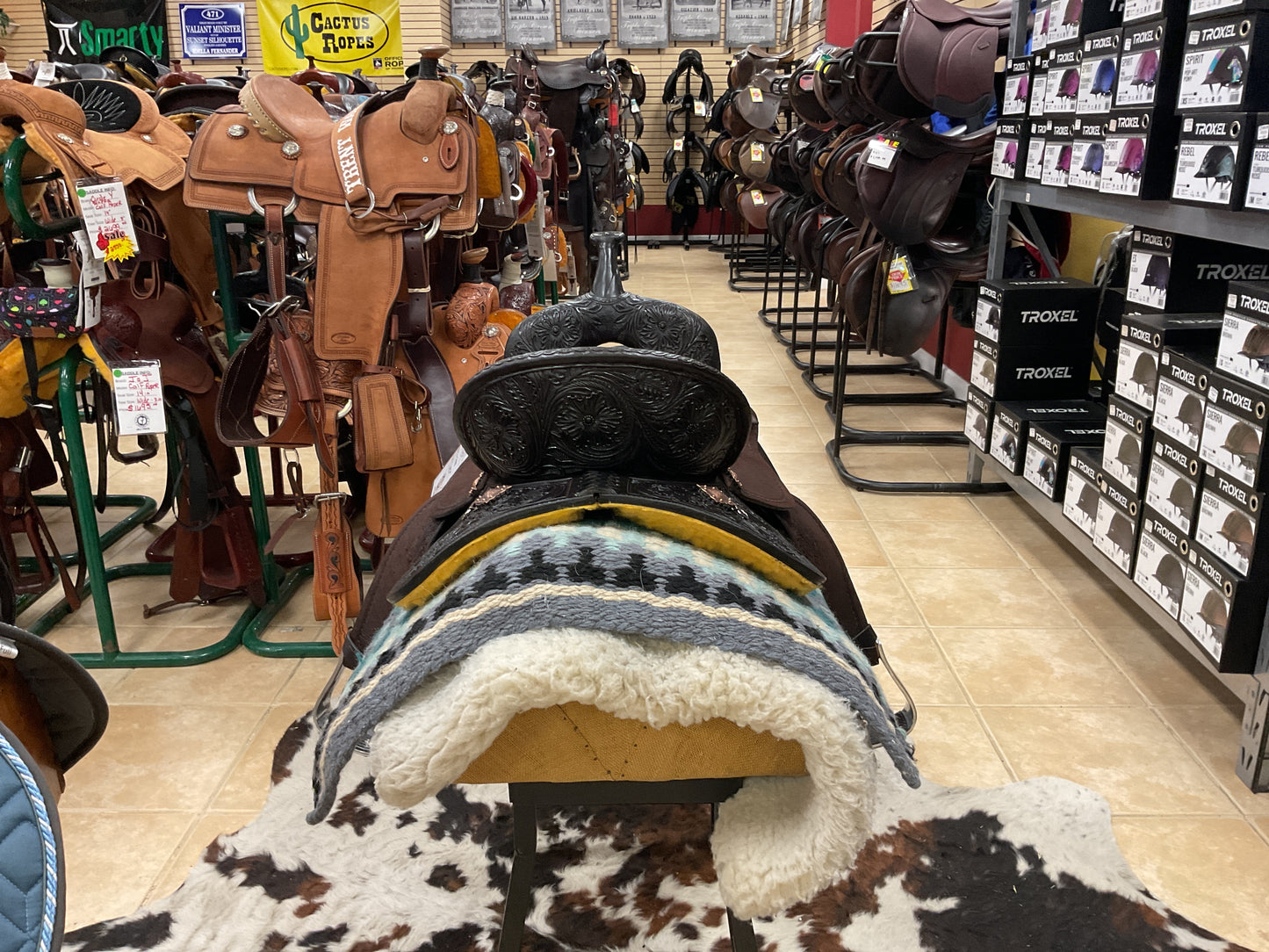 J & J TACK BARREL SADDLE