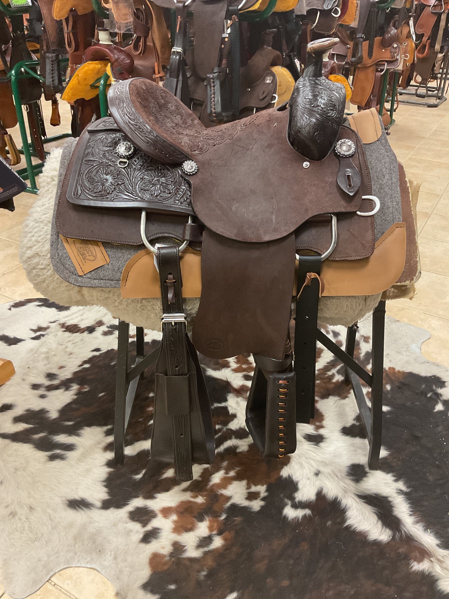 J&J Hardseat Calf Roper