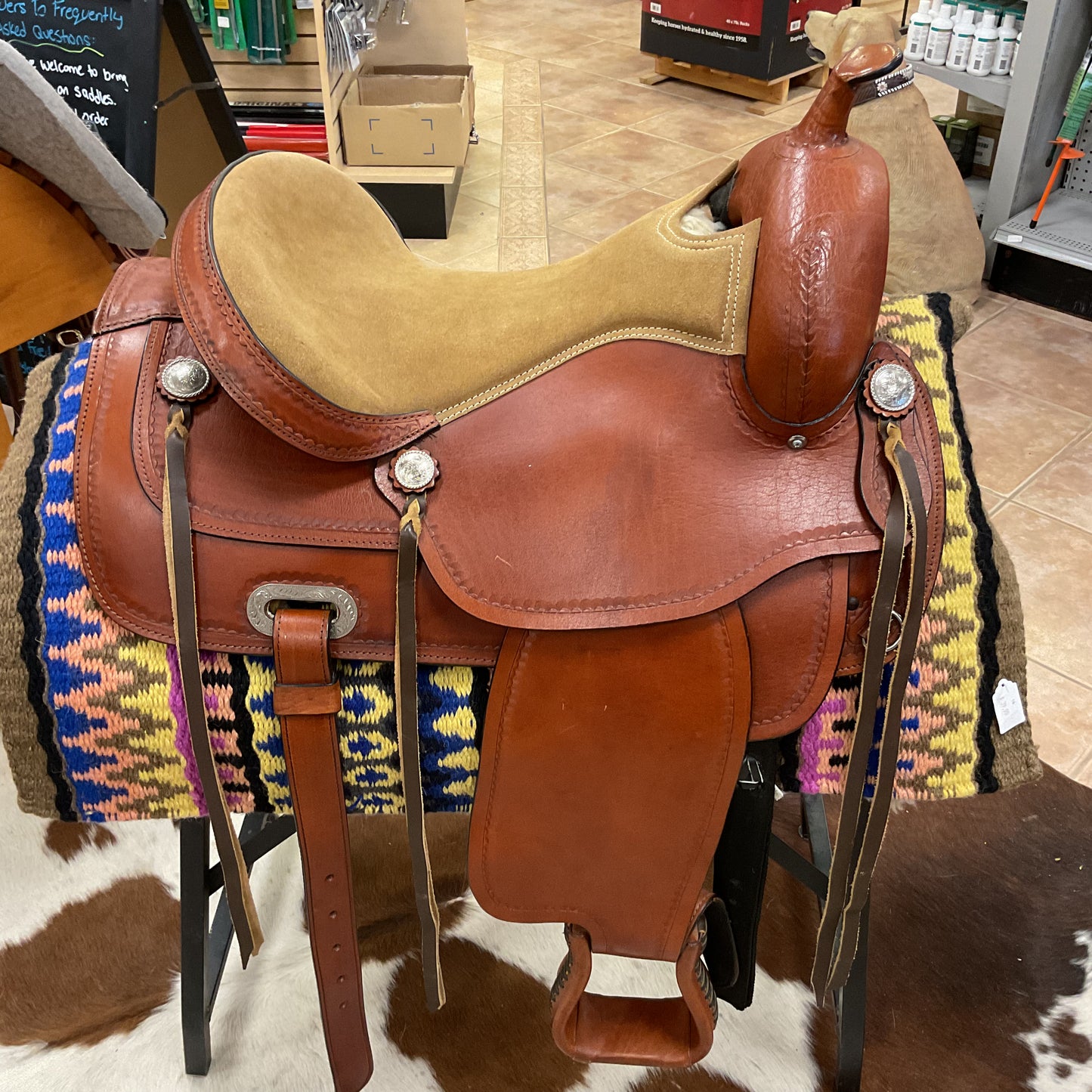 All Around Treeless Saddle w/ Padded Seat