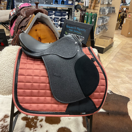 Black all purpose english saddle