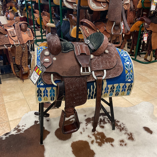 J & J roping saddle