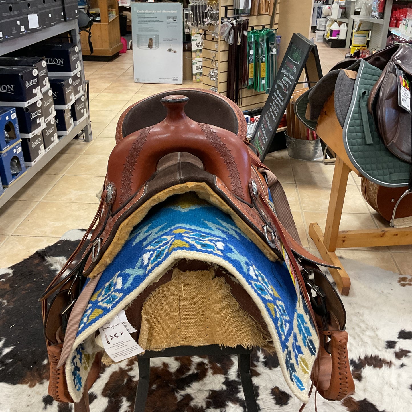 Used circle y treeless trail saddle