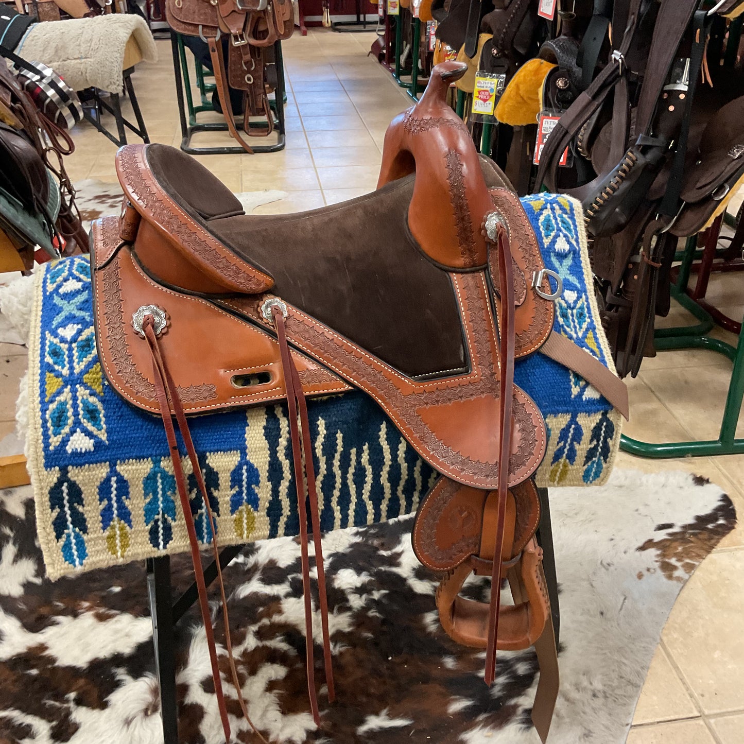 Used circle y treeless trail saddle