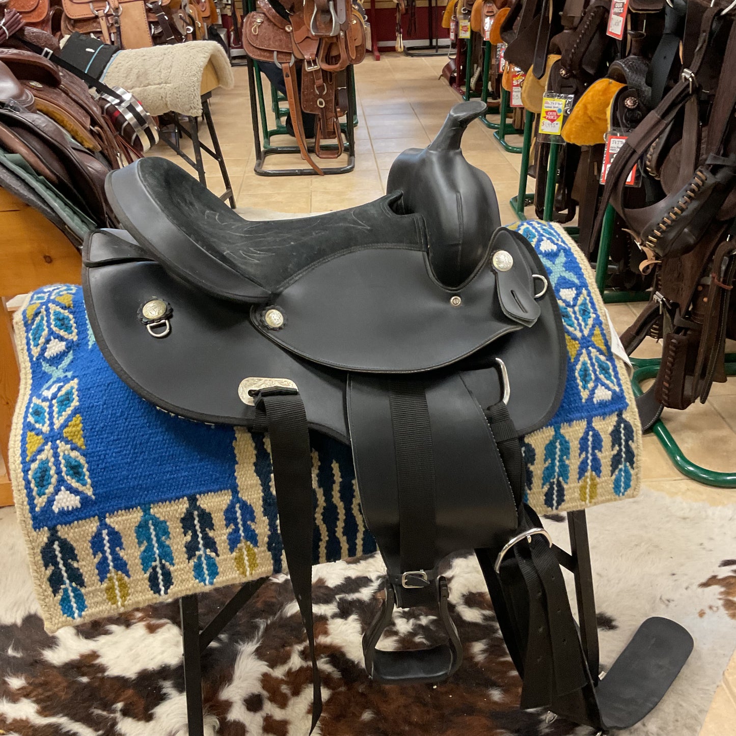 Used synthetic trail saddle